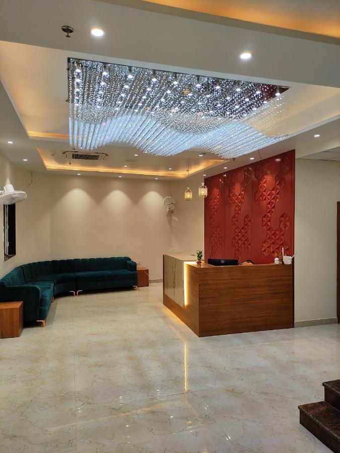 Hotel Satsang Grand 瓦拉纳西 外观 照片