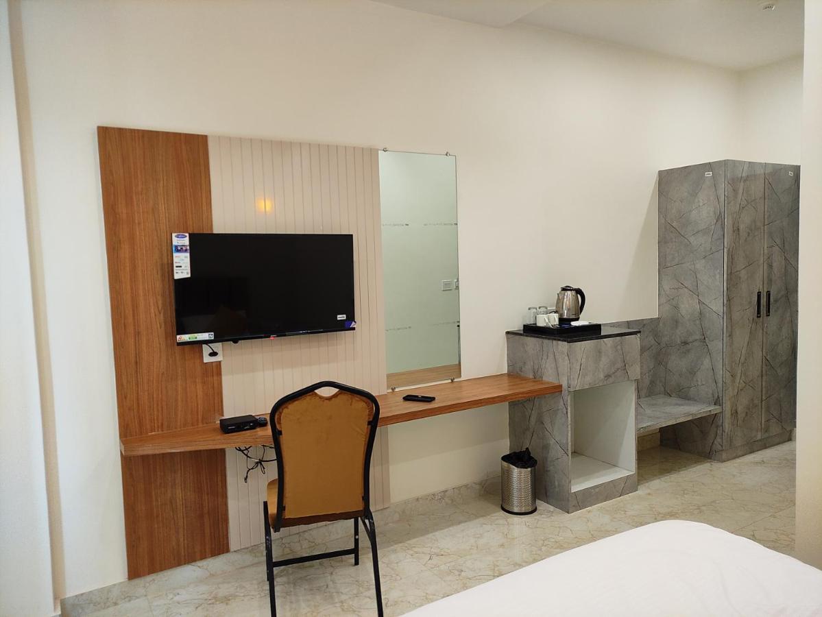 Hotel Satsang Grand 瓦拉纳西 外观 照片