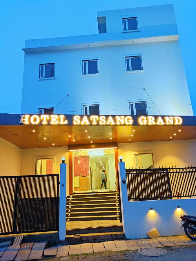 Hotel Satsang Grand 瓦拉纳西 外观 照片