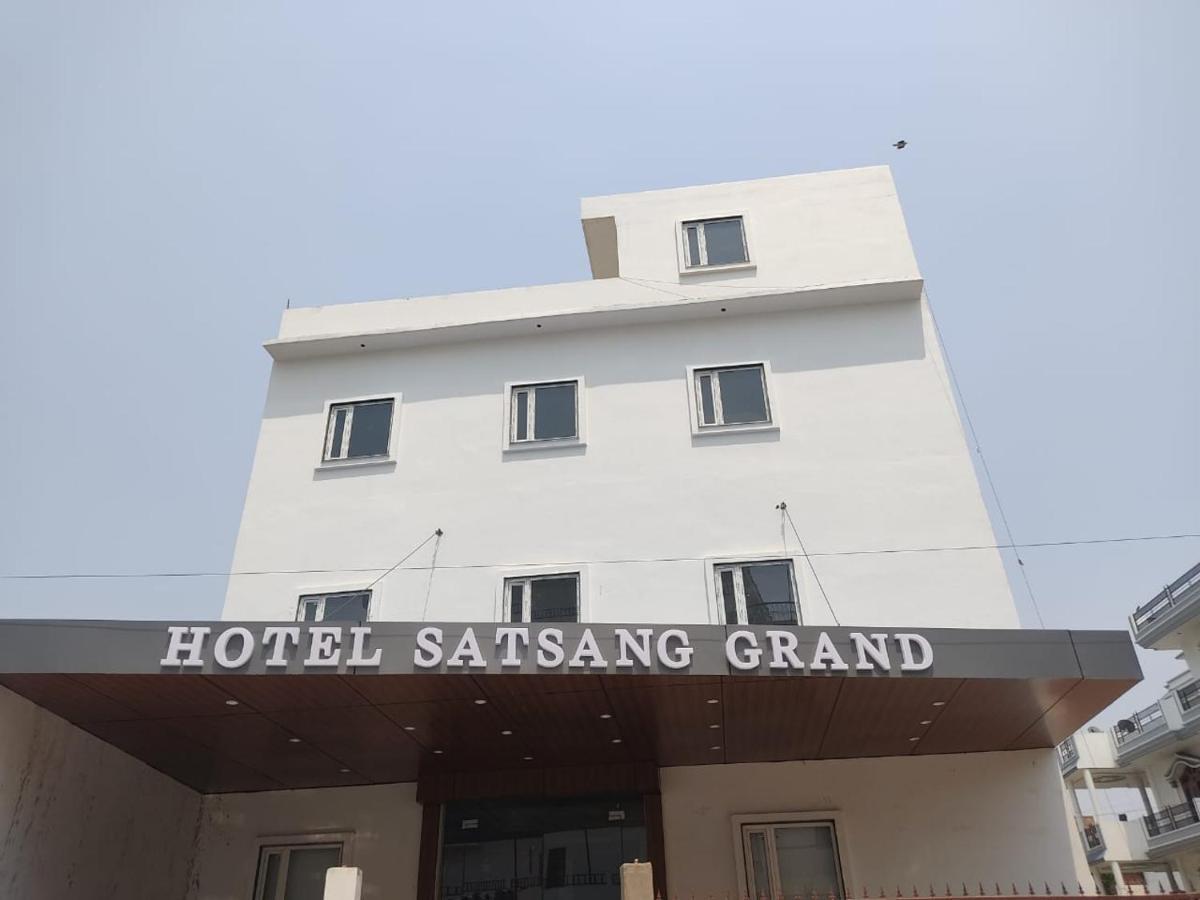 Hotel Satsang Grand 瓦拉纳西 外观 照片