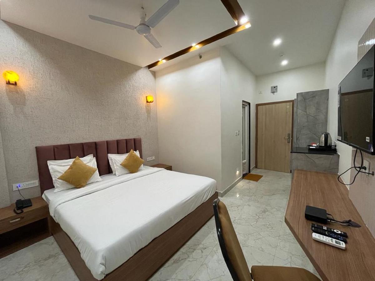 Hotel Satsang Grand 瓦拉纳西 外观 照片