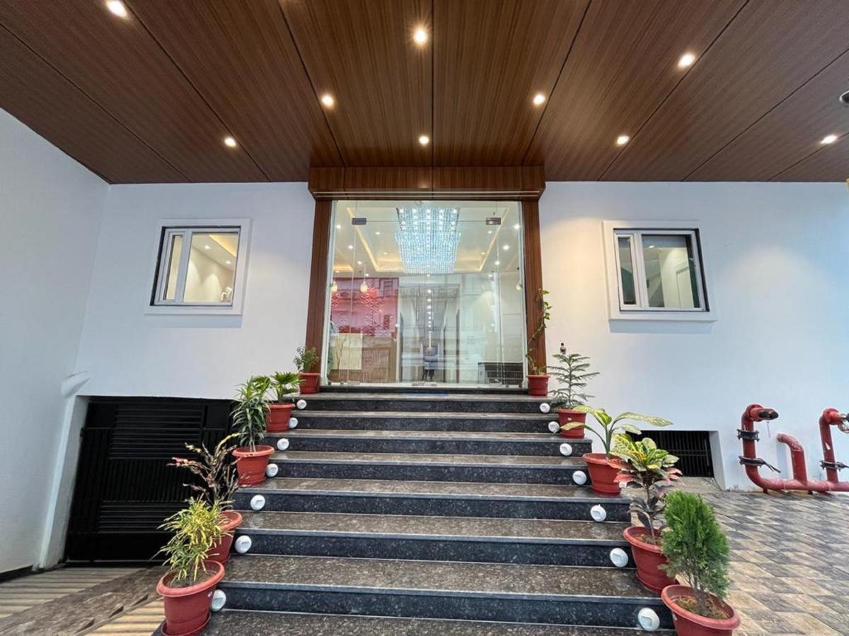 Hotel Satsang Grand 瓦拉纳西 外观 照片