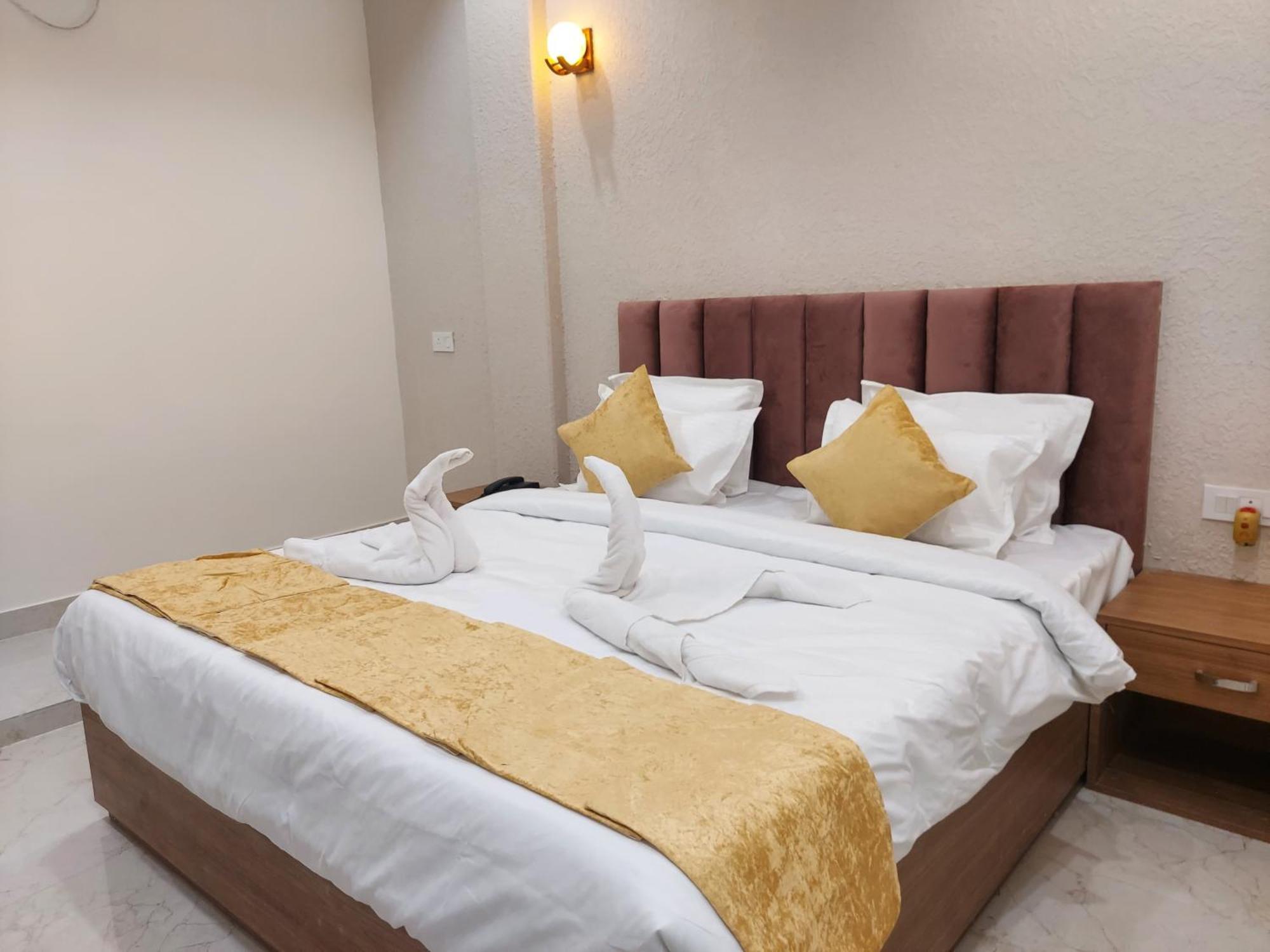 Hotel Satsang Grand 瓦拉纳西 外观 照片