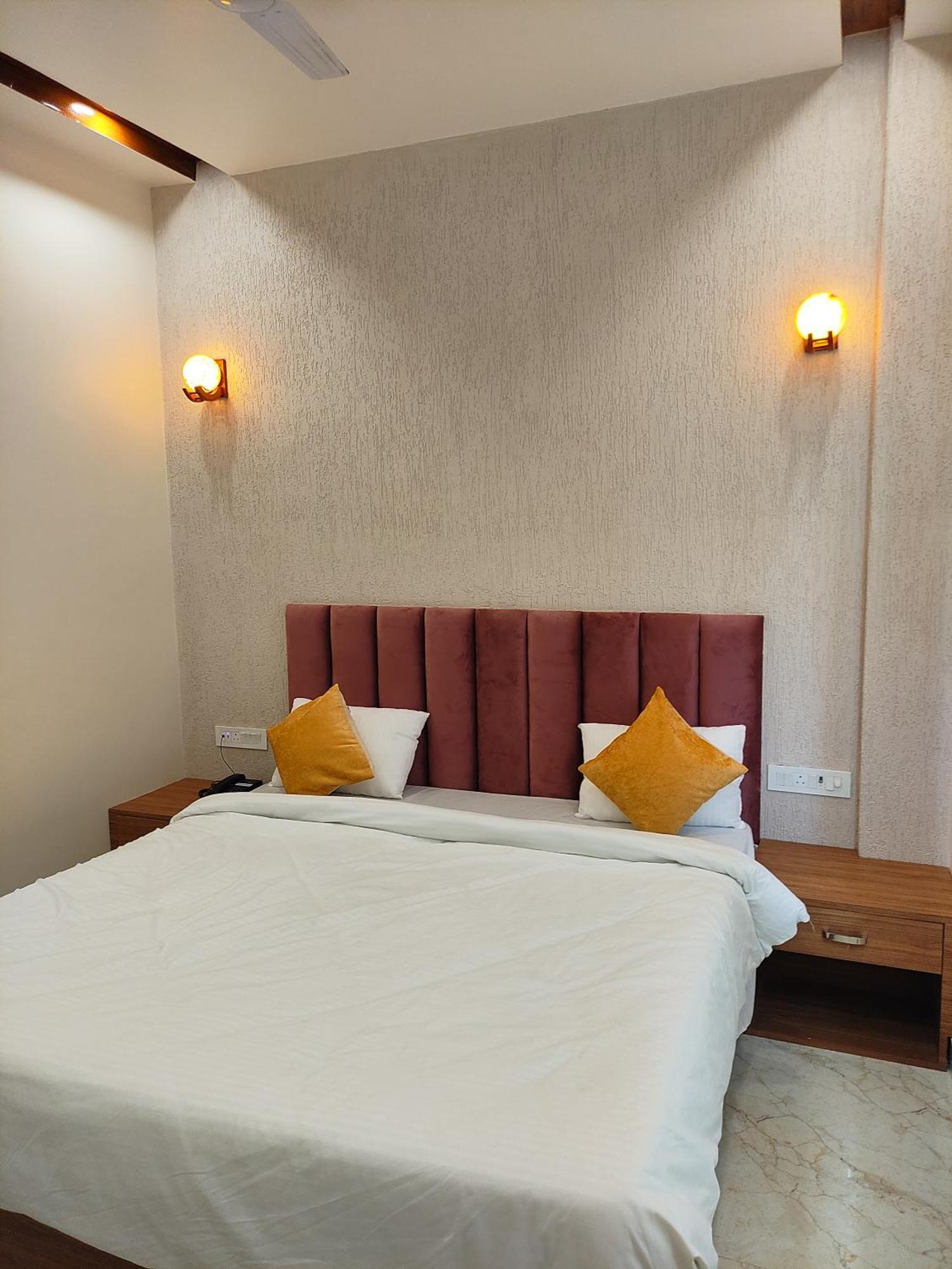 Hotel Satsang Grand 瓦拉纳西 外观 照片