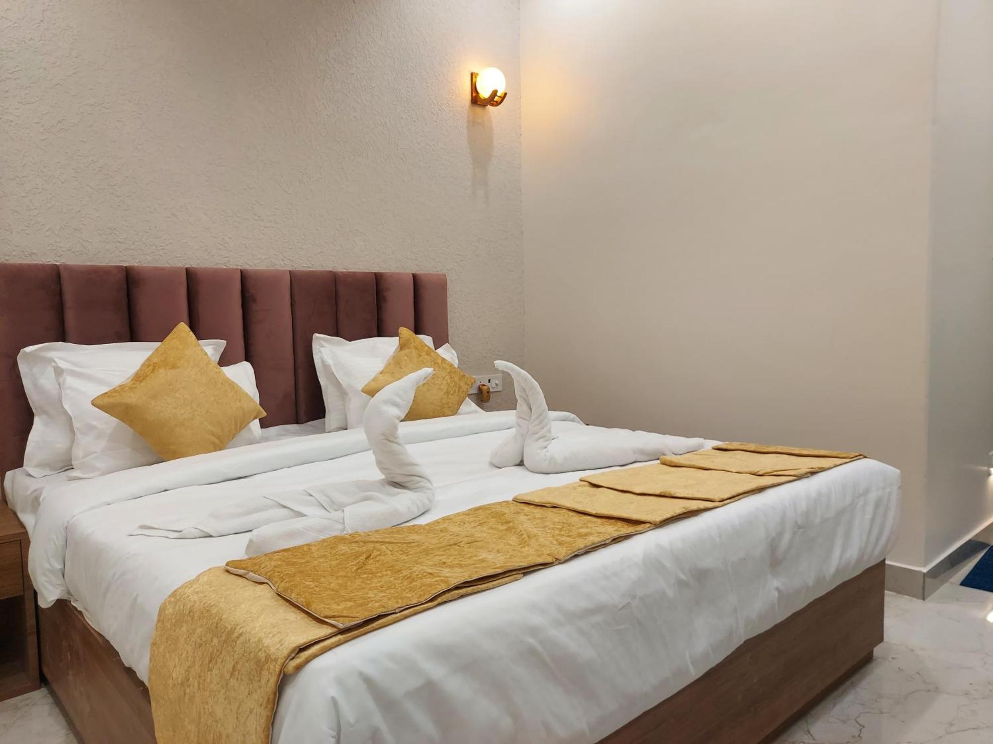 Hotel Satsang Grand 瓦拉纳西 外观 照片