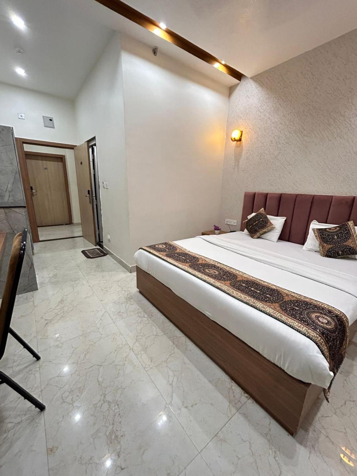 Hotel Satsang Grand 瓦拉纳西 外观 照片