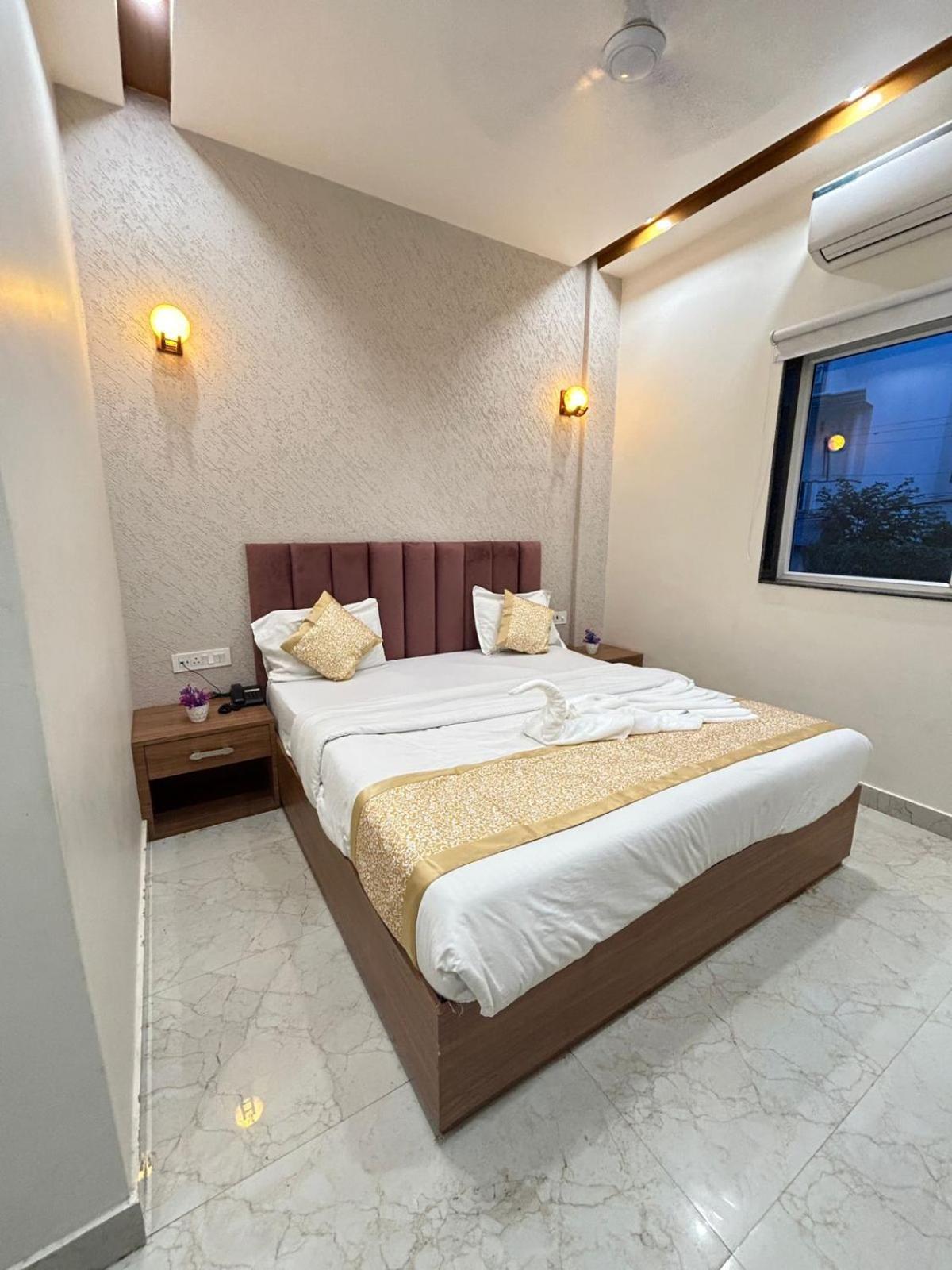Hotel Satsang Grand 瓦拉纳西 外观 照片